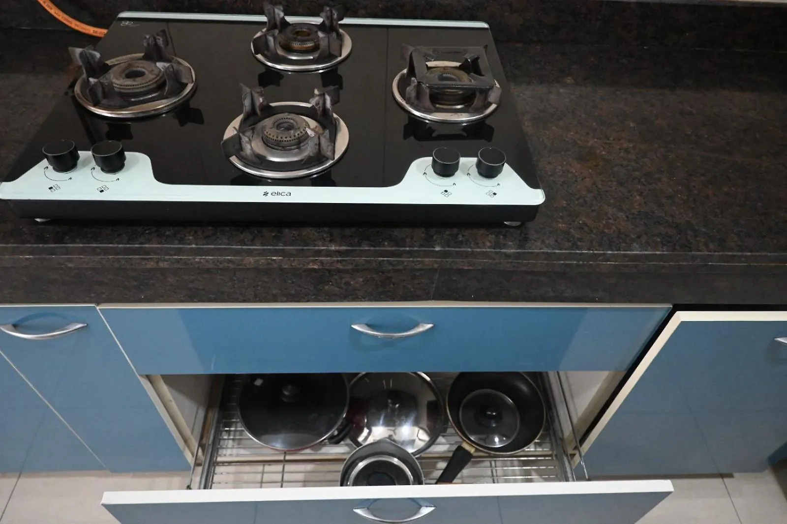 Studio And 1Bhk Apartments 구르가온 0*,