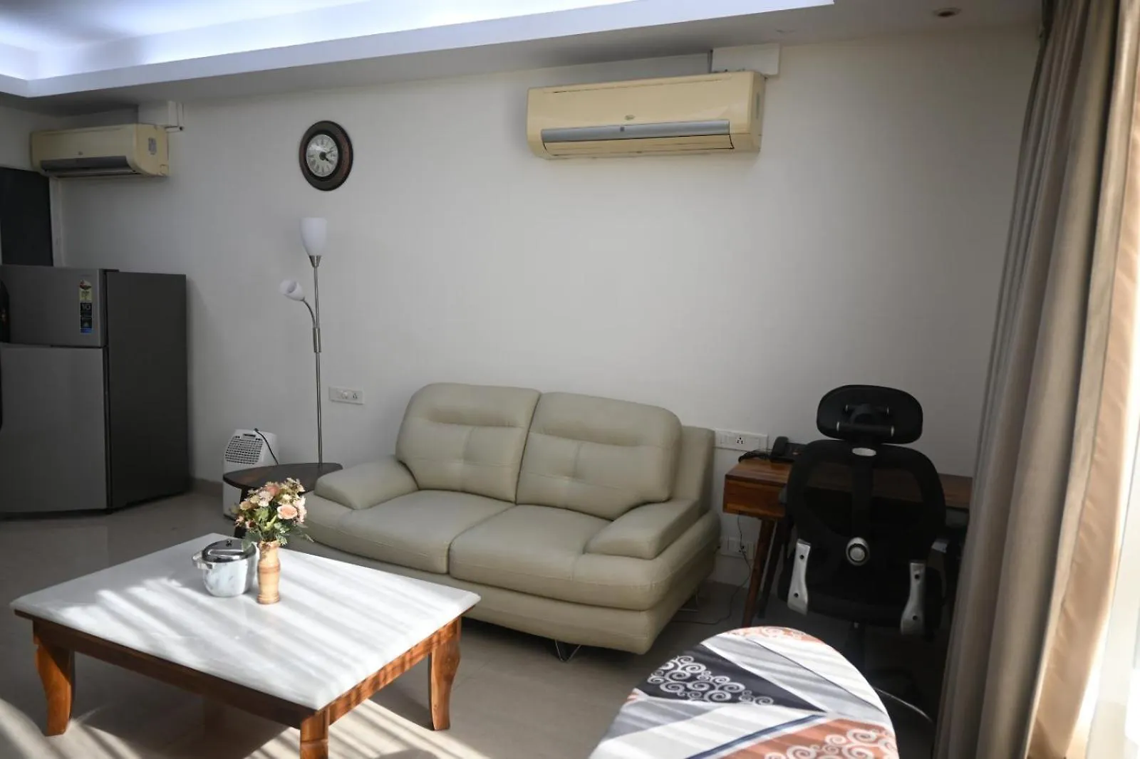 Studio And 1Bhk Apartments 구르가온 0*,